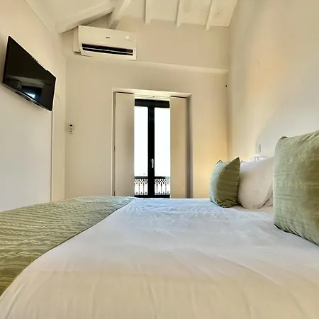 Charming In S Center Порту